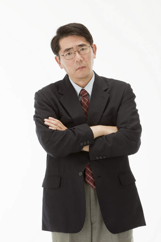东方人,一个人,商务人士,商务男性,站,双手交叉,竖图,室内,白天,白色背景,正面,衬衫,亚洲,仅一个男性,仅一个人,仅一个中年男性,戴,套装,眼镜,注视,黄种人,观察,看,站着,苦恼,摄影,影棚,观看,烦恼,察看,双手抱胸,关注,商务装,近视眼镜,工薪阶层,男人,男性,中年男性,亚洲人,白领,上班族,站立,半身,彩图,影棚拍摄,衬衣,拍摄