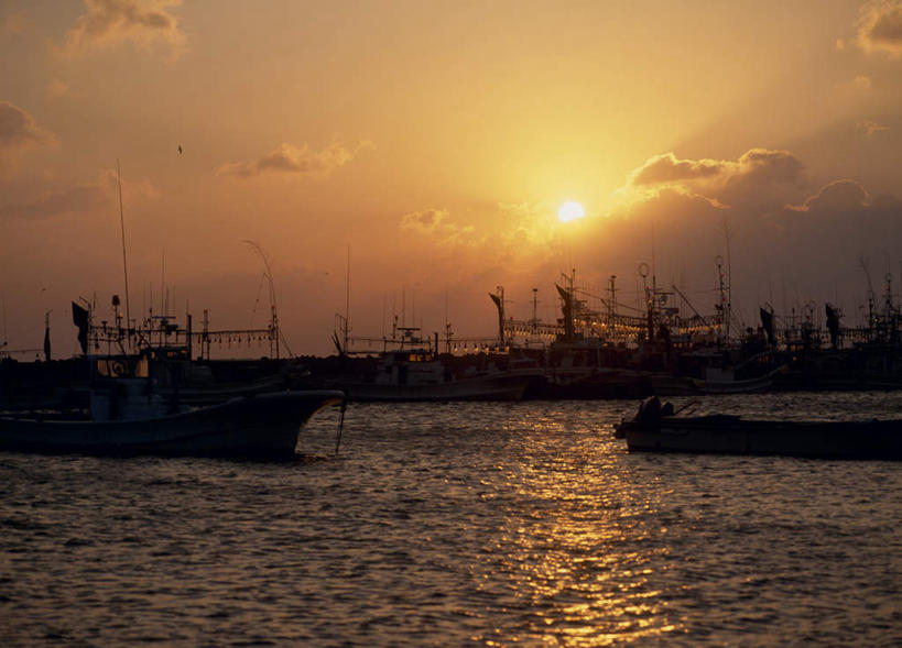 无人,码头,横图,室外,白天,正面,旅游,度假,海浪,海洋,美景,日落,港口,轮船,船,日本,亚洲,景观,浪花,晚霞,霞光,娱乐,自然,海水,黄昏,行驶,享受,休闲,景色,彩霞,放松,自然风光,海景,东亚,本州,本州岛,日本国,青森,青森县,东北地方,大海,风浪,海,海水的波动,近岸浪,涌浪,夕阳,彩图,摆渡口,埠头,渡口,渡头,港湾,海港,货运码头,口岸,商港
