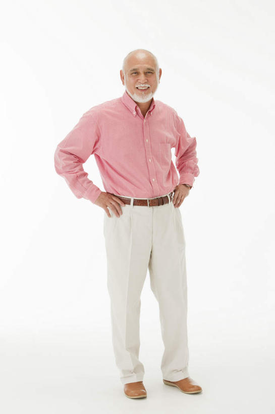 东方人,胡须,一个人,站,竖图,室内,白天,白色背景,正面,衬衫,亚洲,仅一个男性,仅一个人,注视,黄种人,手叉腰,叉腰,观察,看,站着,仅一个老年男性,摄影,影棚,观看,察看,双手叉腰,关注,老年男性,男人,男性,亚洲人,胡子,络腮胡,站立,彩图,全身,影棚拍摄,衬衣,拍摄