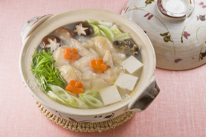 豆腐,无人,餐厅,横图,俯视,室内,特写,白天,烹饪,餐桌,桌子,萝卜,胡萝卜,蔬菜,椰菜,卷心菜,餐具,一堆,许多,堆叠,堆积,炖锅,盖子,葱,菌菇,青葱,香菇,肉,汤,日本料理,料理,食品,锅盖,菌类,锅,火锅,鸡翅,菜肴,美食,肉类,食物,日式料理,日式,食用菌,佳肴,餐台,堆,豆制品,肉食,鸡汤,日式火锅,进餐用具,烹调用具,结球甘蓝,红萝卜,甘荀,甘兰,包心菜,彩图,高角度拍摄,餐馆,饭店,饭馆