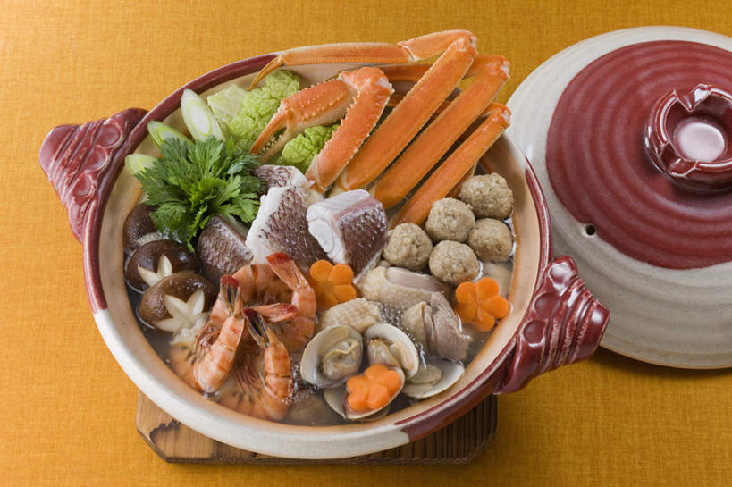 蟹,无人,餐厅,横图,俯视,室内,特写,白天,烹饪,餐桌,桌子,萝卜,胡萝卜,椰菜,卷心菜,餐具,一堆,许多,堆叠,堆积,螃蟹,炖锅,盖子,汤,虾,日本料理,料理,食品,锅盖,丸子,锅,蛤蜊,火锅,菜肴,美食,肉丸,食物,日式料理,日式,蛤,佳肴,餐台,堆,蛤仔,日式火锅,进餐用具,烹调用具,结球甘蓝,红萝卜,甘荀,甘兰,包心菜,彩图,高角度拍摄,餐馆,饭店,饭馆