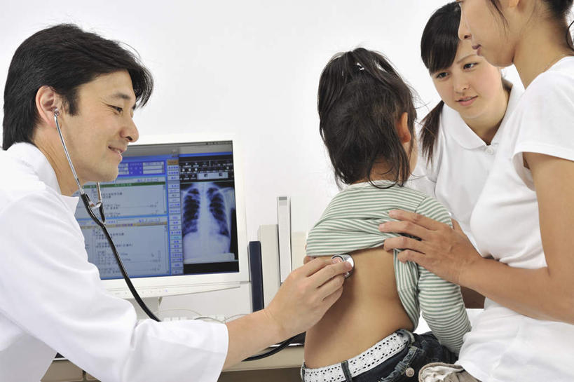 东方人,儿童,四个人,医生,护士,躺,笑,微笑,露齿笑,横图,室内,白天,白色背景,正面,纯洁,亚洲,握,检查,拿,拿着,黄种人,小孩,病床,医护人员,医疗人员,可爱,童年,童趣,治疗,服务,握着,摄影,影棚,医疗设备,白衣天使,白大褂,童真,烂漫,无邪,服务型行业,护士长,卧着,天真,男人,男性,年轻男性,年轻女性,女孩,女人,女性,亚洲人,孩子,大夫,躺着,卧,半身,彩图,影棚拍摄,拍摄,女生