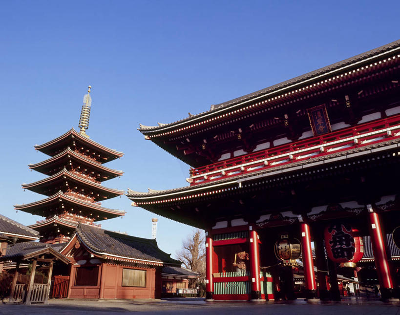 无人,寺庙,横图,室外,白天,仰视,旅游,度假,名胜古迹,门,标志建筑,地标,建筑,东京,日本,亚洲,阴影,节日,遗迹,光线,影子,墙,古迹,文化,文物,娱乐,建设,古建筑,墙壁,墙面,蓝色,蓝天,天空,阳光,门框,庙宇,天,祈祷,享受,休闲,健康,浅草寺,旅游胜地,放松,许愿,宗教,佛教,信仰,晴朗,纪念,祈求,古文明,东亚,本州,万里无云,关东地方,本州岛,日本国,东京都,浅草雷门观音寺,浅草观音寺,金龙山浅草寺,释教,浅草,台东区,平安,晴空,晴空万里,彩图,低角度拍摄,庙,寺