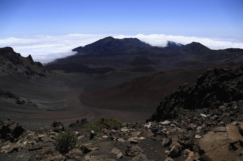 无人,公园,横图,室外,白天,正面,旅游,度假,岛屿,石头,美景,山,山脉,夏威夷,美国,阴影,光线,石子,影子,景观,山峰,云,云朵,山峦,云彩,娱乐,蓝色,白云,蓝天,天空,阳光,自然,群山,天,享受,休闲,景色,放松,晴朗,北美,北美洲,国家公园,自然风光,美洲,夏威夷州,爱洛哈之州,北亚美利加洲,亚美利加洲,哈雷阿卡拉国家公园,列岛,群岛,石块,岩石,诸岛,晴空,彩图,毛伊岛,茂伊岛,茂宜岛,山谷之岛