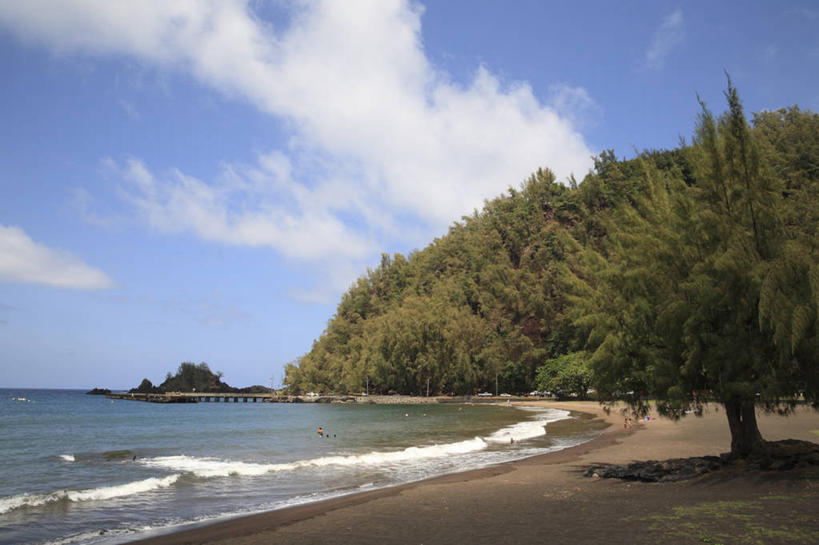 无人,横图,室外,白天,正面,旅游,度假,岛屿,海浪,海洋,美景,森林,沙滩,树林,植物,夏威夷,美国,阴影,光线,沙子,影子,海岸,景观,浪花,水平线,云,云朵,辽阔,海平线,沙地,云彩,娱乐,树,树木,蓝色,绿色,白云,蓝天,天空,阳光,自然,海水,天,享受,休闲,广阔,景色,放松,生长,晴朗,成长,一望无际,北美,北美洲,自然风光,美洲,海景,夏威夷州,爱洛哈之州,北亚美利加洲,亚美利加洲,无边无际,一马平川,大海,风浪,海,海水的波动,海滩,近岸浪,列岛,群岛,涌浪,诸岛,晴空,彩图,哈纳,水天相接,水天一线,毛伊岛,茂伊岛,茂宜岛,山谷之岛