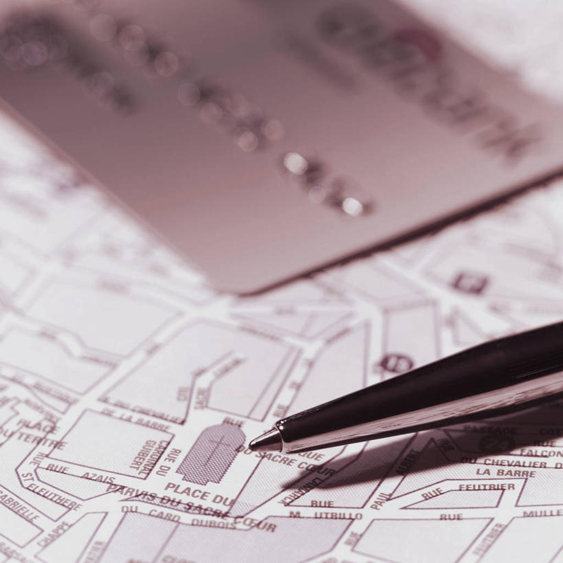 无人,方图,室内,特写,白天,正面,信用卡,道路,静物,地图,阴影,朦胧,模糊,反射,信息,笔,影子,办公用品,交通,方向,水笔,文具,一个,学习用品,卡,储蓄卡,单个,引导,指引,文具用品,一支,银行卡,彩图,导航