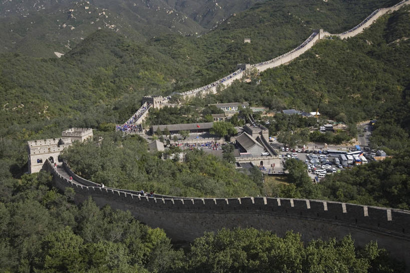 无人,家,横图,室外,白天,正面,旅游,度假,名胜古迹,山,山脉,标志建筑,地标,建筑,北京,长城,中国,亚洲,阴影,弯曲,遗迹,光线,影子,房屋,墙,屋子,山峰,山峦,首都,古迹,文物,娱乐,建设,古建筑,楼房,墙壁,墙面,住宅,阳光,群山,享受,休闲,旅游胜地,放松,蜿蜒,万里长城,古文明,东亚,八达岭,八达岭长城,中华人民共和国,北京市,京,北平,华北地区,延庆县,军都山,彩图,房子