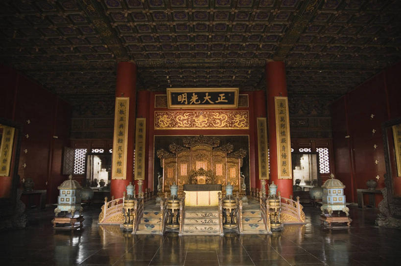 无人,故宫,宫殿,栏杆,横图,室内,白天,正面,旅游,度假,名胜古迹,窗户,楼梯,标志建筑,地标,建筑,雕塑,北京,中国,亚洲,遗迹,艺术,装饰,标志,雕刻,扶手,牌匾,文字,字符,阶梯,首都,古迹,文化,文物,娱乐,标识,建设,古建筑,护栏,台阶,工艺品,紫禁城,享受,休闲,汉字,旅游胜地,放松,纪念,美术,权利,中文,主题,陈列,古文明,东亚,中华人民共和国,北京市,京,北平,华北地区,功能,美学,国文,华文,北京故宫博物院,保和殿,彩图