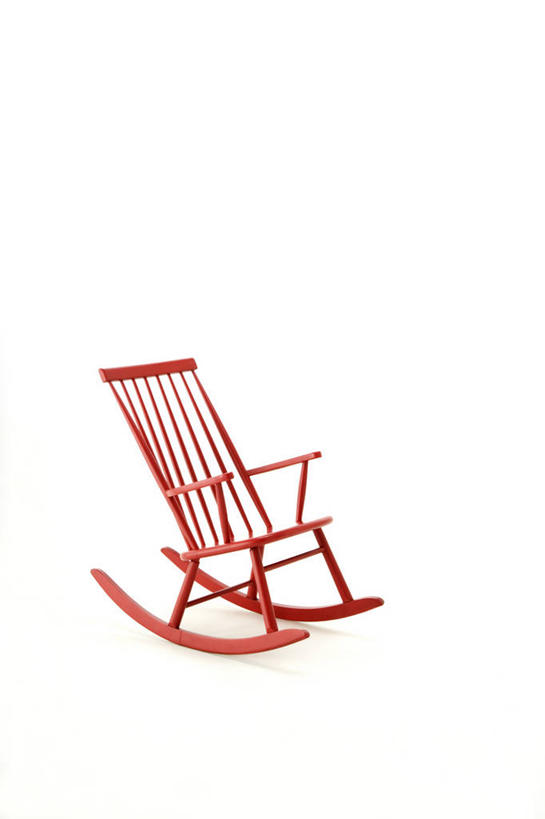 无人,竖图,室内,特写,白天,白色背景,正面,静物,椅子,一把,阴影,反射,木制,影子,摇椅,红色,木制品,摄影,影棚,彩图,影棚拍摄,拍摄