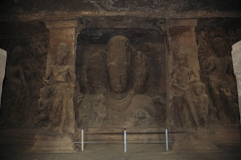 无人,栏杆,横图,室内,白天,正面,旅游,度假,名胜古迹,标志建筑,地标,建筑,雕塑,印度,亚洲,阴影,遗迹,艺术,装饰,反射,雕刻,雕像,影子,墙,洞,围栏,古迹,文物,娱乐,建设,古建筑,护栏,石雕,墙壁,墙面,工艺品,享受,休闲,旅游胜地,放松,洞穴,纪念,美术,主题,石窟,南亚,陈列,古文明,穴,首府,印度共和国,功能,美学,马哈拉施特拉邦,孟买,埃勒凡塔石窟,象岛,彩图