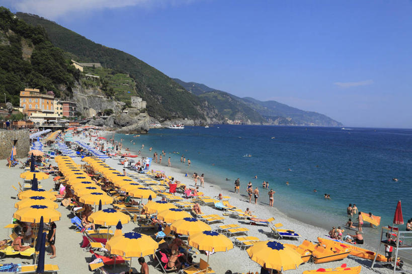 无人,横图,室外,白天,正面,旅游,度假,海浪,海洋,美景,沙滩,山,山脉,树林,植物,椅子,意大利,欧洲,伞,沙子,雨伞,遮阳伞,躺椅,海岸,景观,浪花,山峰,水平线,云,云朵,辽阔,海平线,沙地,山峦,云彩,娱乐,阳伞,树,树木,蓝色,绿色,白云,蓝天,天空,自然,海水,群山,天,享受,休闲,广阔,景色,放松,生长,晴朗,成长,一望无际,沙滩椅,太阳伞,南欧,自然风光,海景,意大利共和国,利古里亚,利古里亚大区,无边无际,一马平川,五渔村,五乡地,大海,风浪,海,海水的波动,海滩,近岸浪,涌浪,晴空,彩图,蒙泰罗索,水天相接,水天一线