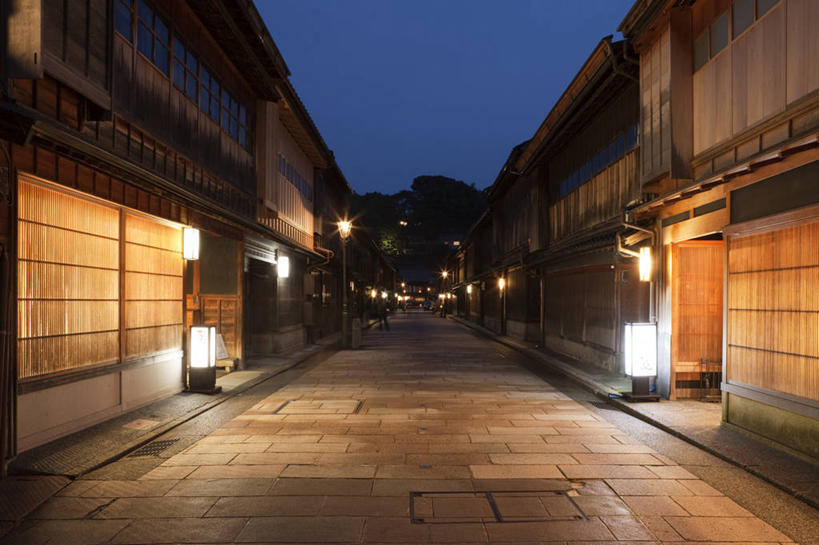 无人,家,木屋,横图,室外,白天,正面,旅游,度假,标志建筑,道路,地标,建筑,路,路灯,照明,日本,亚洲,阴影,光线,影子,墙,小路,灯光,交通,娱乐,建设,墙壁,墙面,住宅,灯,蓝色,蓝天,天空,天,享受,休闲,旅游胜地,放松,晴朗,照亮,照明设备,东亚,本州,万里无云,本州岛,日本国,金沢,金沢市,石川,石川县,中部地方,县厅,茶屋街,东茶屋街,晴空,晴空万里,彩图,茅舍,茅屋,棚屋,小木屋,小屋