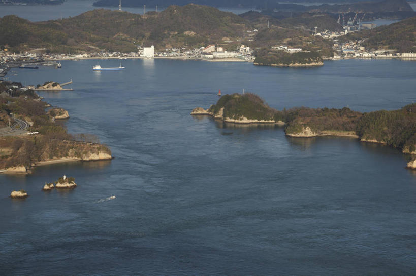 无人,横图,俯视,室外,白天,旅游,度假,海浪,海洋,美景,森林,山,山脉,树林,植物,轮船,船,爱媛县,日本,亚洲,阴影,波纹,飞溅,溅,光线,液体,影子,景观,浪花,山峰,水滴,山峦,娱乐,水珠,树,树木,绿色,水纹,阳光,自然,海水,船尾波,交通工具,波浪,群山,享受,休闲,景色,放松,生长,成长,喷洒,自然风光,载具,海景,东亚,日本国,爱媛,四国地方,四国,四国岛,今治市,大海,风浪,海,海水的波动,近岸浪,涌浪,彩图,高角度拍摄