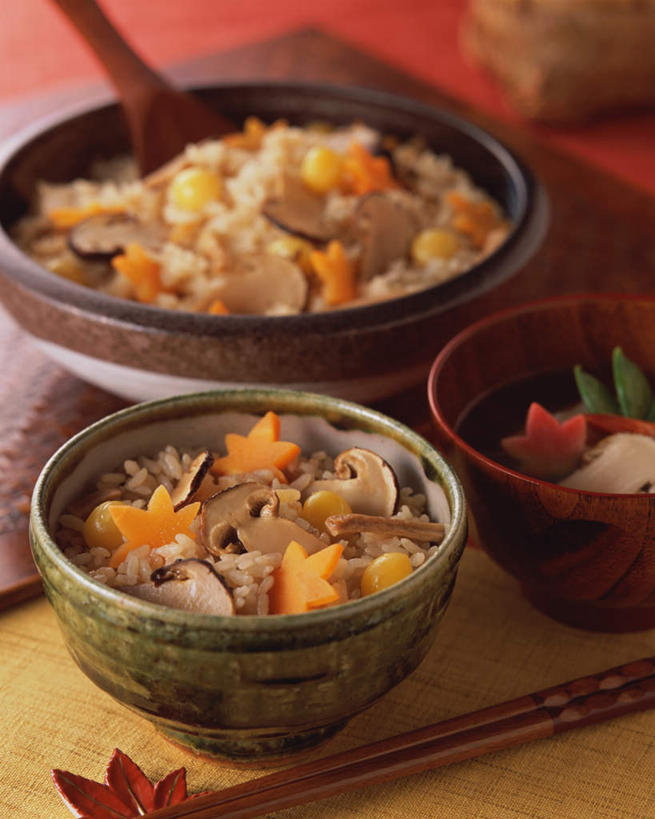 蒸笼,米饭,无人,竖图,俯视,室内,特写,白天,烹饪,植物,餐桌,桌子,蔬菜,厨具,竹制,新鲜,菌菇,蘑菇,日本料理,料理,食品,松茸,草药,药草,饭,菌类,松蕈,菜肴,美食,中药,食物,日式料理,日式,食用菌,佳肴,有机食品,绿色食品,餐台,五谷,竹制品,笼屉,药材,中草药,烹饪用具,中药材,本草,大花菌,剥皮菌,菌中之王,山珍,松菇,松菌,松口蘑,裕茂萝,烹调用具,烹调,彩图,高角度拍摄