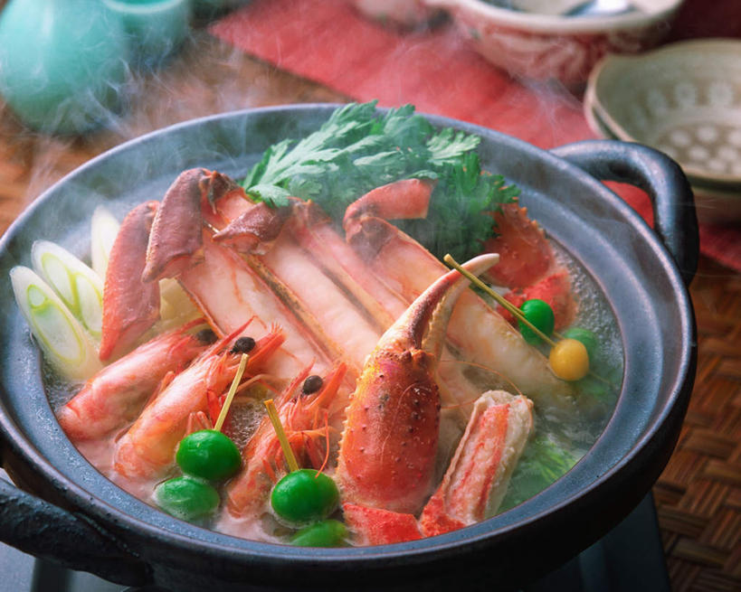 海鲜,清酒,无人,横图,俯视,室内,特写,白天,烹饪,桌面,桌子,杯子,蒸汽,螃蟹,砂锅,明虾,日本料理,料理,食品,酒类,水产,沙锅,菜肴,美食,玻璃制品,酒,酒瓶,食物,饮料,玻璃瓶,瓶子,水杯,日式料理,日式,摄影,佳肴,影棚,海产品,日式火锅,茶杯,彩图,高角度拍摄,影棚拍摄,拍摄,清酒瓶