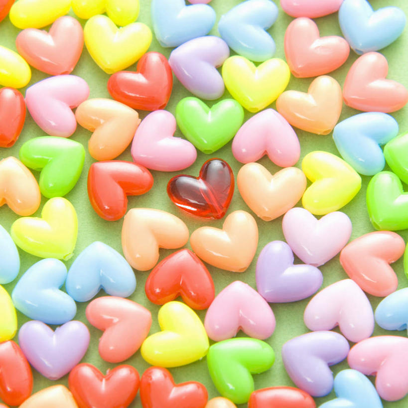 无人,方图,俯视,彩色,室内,特写,白天,爱情,项链,许多,绿色背景,爱心,珠子,浪漫,黄色,蓝色,绿色,白色,温暖,温馨,心形,恩爱,摄影,影棚,串珠,和睦,心型,彩图,高角度拍摄,影棚拍摄,拍摄,融洽