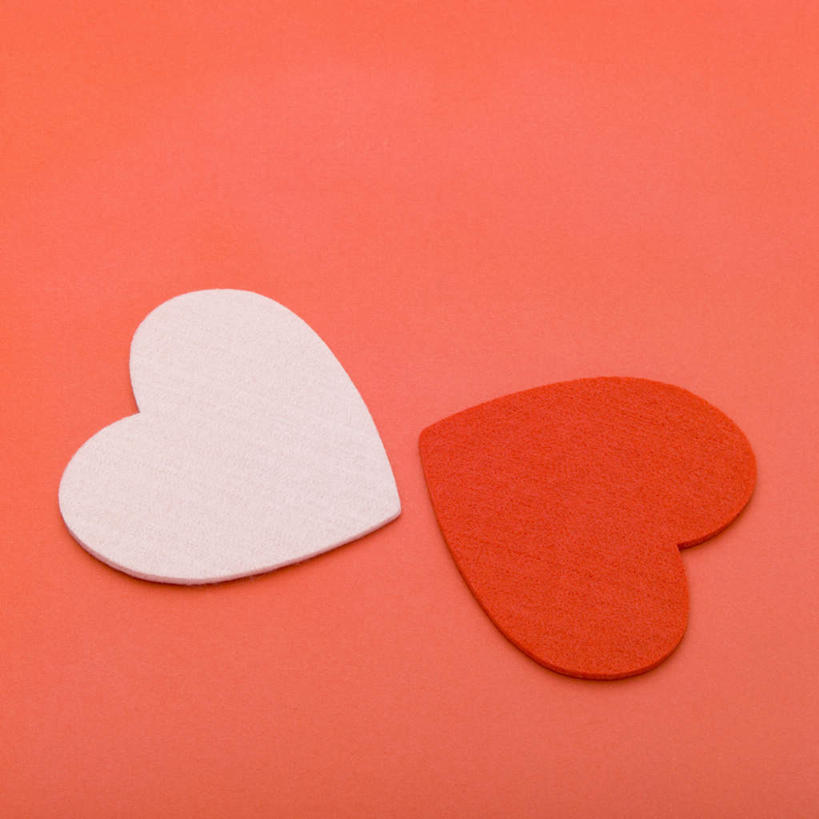 无人,方图,俯视,室内,特写,白天,爱情,红色背景,爱心,对称,杯垫,浪漫,两个,红色,白色,温暖,温馨,心形,恩爱,摄影,影棚,和睦,心型,彩图,高角度拍摄,影棚拍摄,拍摄,融洽