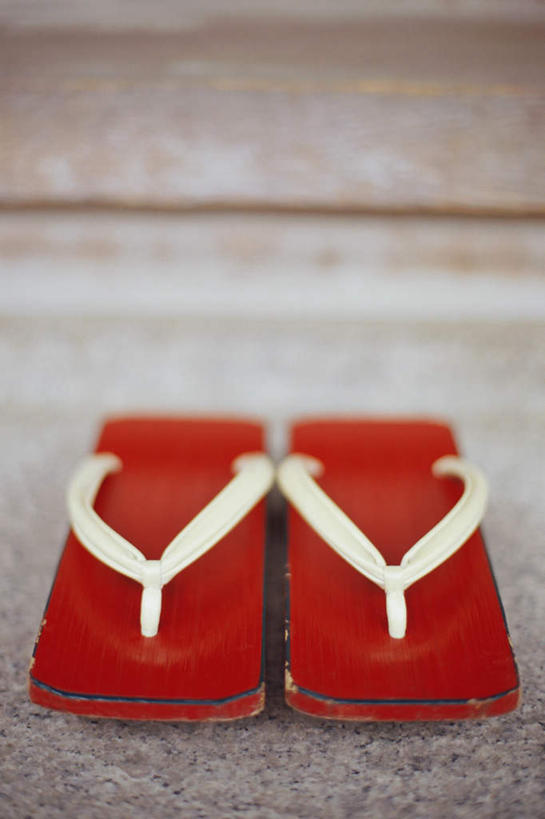 无人,竖图,俯视,室内,特写,白天,凉鞋,鞋子,东京,日本,亚洲,文化,木屐,传统,东亚,本州,关东地方,本州岛,日本国,东京都,彩图,高角度拍摄,夹趾拖鞋,人字拖,人字拖鞋