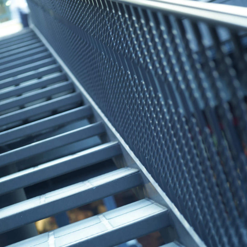 无人,栏杆,方图,室外,白天,仰视,度假,美景,楼梯,城市风光,城市,网状,朦胧,模糊,金属,扶手,阶梯,景观,娱乐,护栏,台阶,享受,休闲,景色,放松,彩图,低角度拍摄