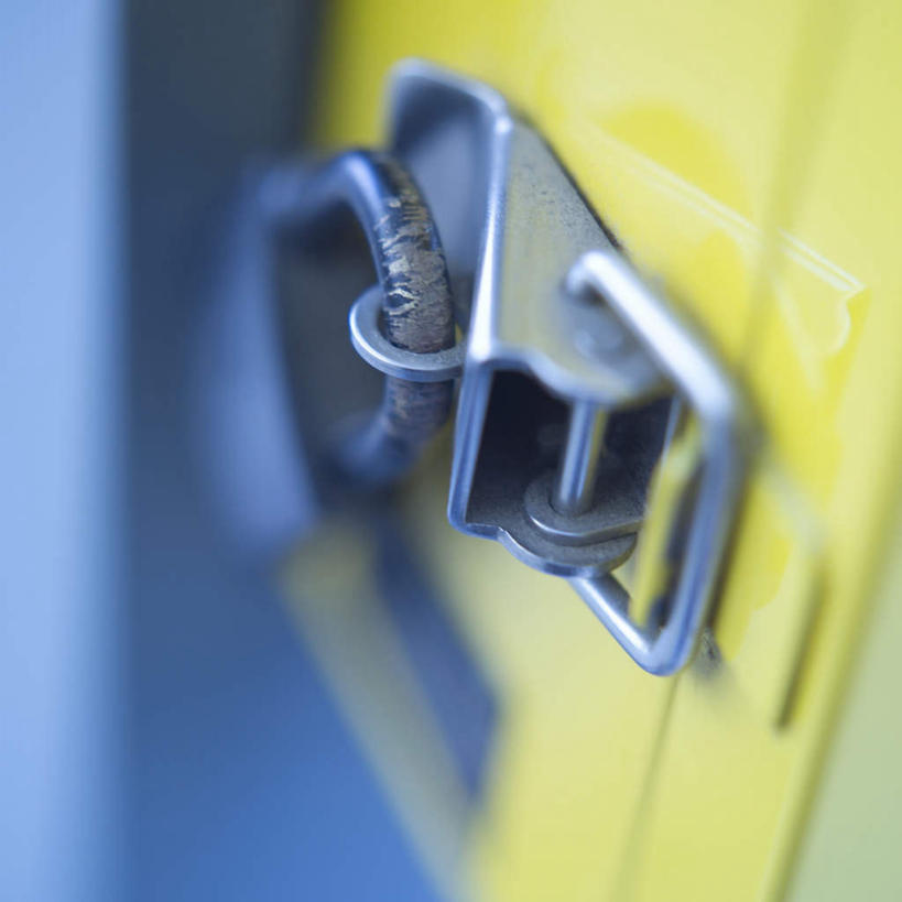 无人,方图,室外,特写,白天,正面,安全,朦胧,模糊,金属,防护,盒子,锁,黄色,保护,挂锁,保险,私密,保全,周全,安稳,安定,防盗,平安,彩图