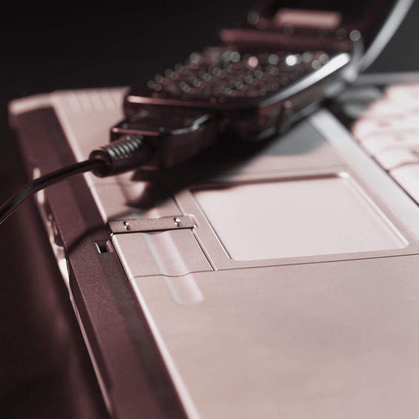 无人,打电话,方图,室内,特写,白天,正面,电脑,笔记本电脑,静物,电话,手机,敲打,黑色背景,朦胧,模糊,网络,插,输入,通讯设备,一个,打字,摄影,影棚,单个,点击,敲击,无线,数据线,通信设备,无线网络,无线上网,便携式电脑,交流,按键,手提电脑,沟通,通话,彩图,影棚拍摄,拍摄