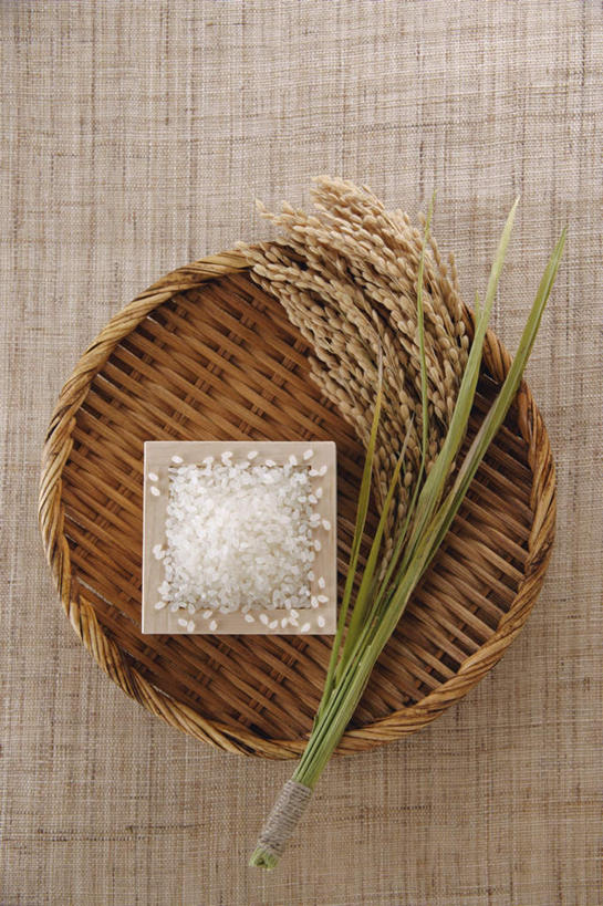 无人,竖图,俯视,室内,特写,白天,烹饪,一堆,堆叠,堆积,木制,篮子,谷类,谷物,日本料理,料理,食品,稻穗,米,杯,竹扁,大米,菜肴,美食,食物,一个,日式料理,日式,摄影,佳肴,影棚,竹编,单个,堆,生米,彩图,高角度拍摄,影棚拍摄,拍摄