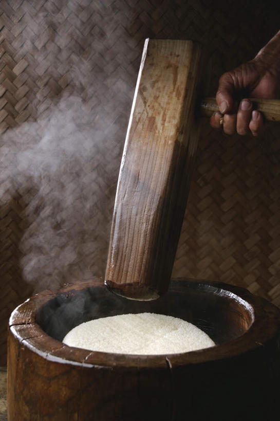 手,无人,竖图,俯视,室内,特写,白天,烹饪,雾,握,沸腾,木制,蒸汽,锤子,日本料理,料理,食品,水蒸气,拿,拿着,菜肴,美食,食物,一只,日式料理,日式,手部,握着,摄影,佳肴,影棚,研磨器,糯米团,木槌,彩图,高角度拍摄,影棚拍摄,拍摄