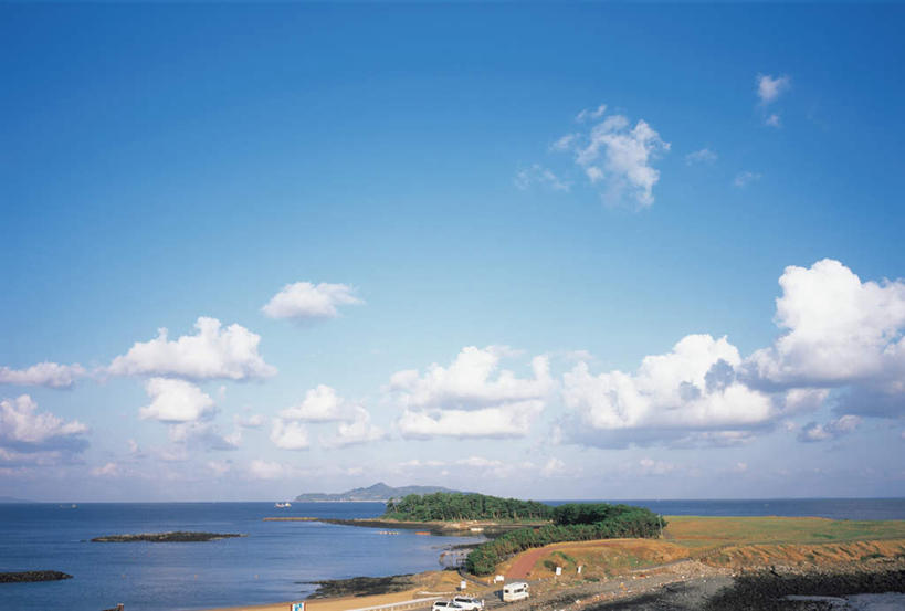 无人,横图,室外,白天,正面,海浪,海洋,礁石,石头,植物,汽车,日本,亚洲,石子,浪花,水平线,云,云朵,辽阔,海平线,云彩,车,树,树木,蓝色,绿色,白云,蓝天,天空,自然,海水,交通工具,轿车,天,广阔,生长,晴朗,成长,一望无际,海景,东亚,日本国,九州本岛,九州,九州岛,佐贺,佐贺县,九州地方,无边无际,一马平川,大海,风浪,海,海水的波动,礁,近岸浪,石块,岩石,涌浪,晴空,彩图,水天相接,水天一线