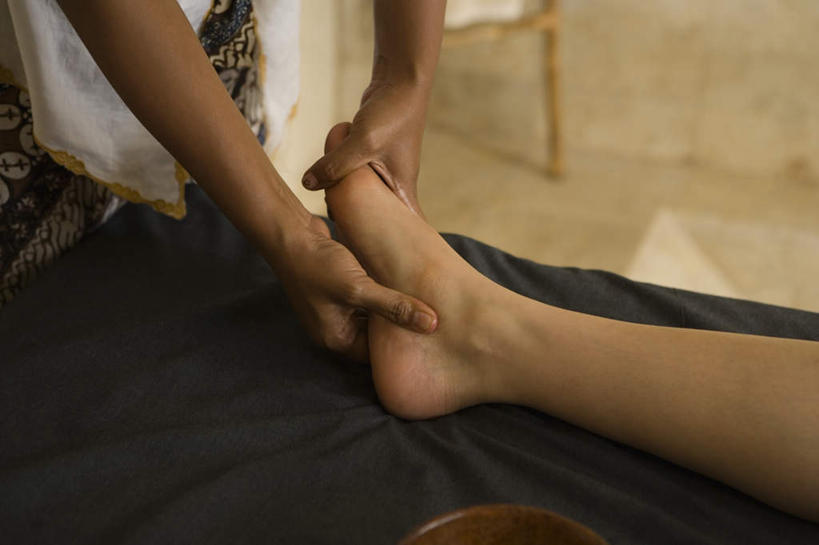 东方人,两个人,按摩师,站,躺,横图,室内,白天,正面,按摩,美容,房间,亚洲,护肤,黄种人,站着,保养,享受,休闲,放松,遮,SPA水疗,保健,温泉浴场,遮挡,遮盖,养颜,指压,按摩床,遮蔽,卧着,年轻女性,女人,女性,亚洲人,技师,矿泉疗养地,躺着,卧,站立,半身,彩图,水疗,推拿