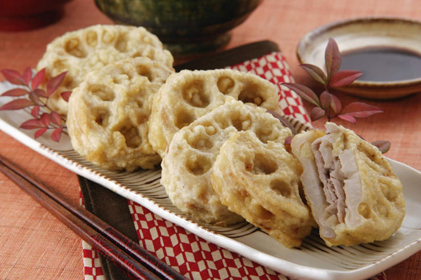 无人,横图,俯视,室内,特写,白天,烹饪,餐桌,筷子,桌子,蔬菜,餐具,叶子,玻璃,新鲜,碟子,盘,酱料,油炸,日本料理,牛肉,料理,食品,文化,传统,肉末,藕,菜肴,美食,玻璃制品,食物,盘子,容器,碟,碗,藕片,日式料理,日式,佳肴,有机食品,绿色食品,餐布,餐台,储藏,礼节,储存,礼仪,莲藕,进餐用具,彩图,高角度拍摄,贮存