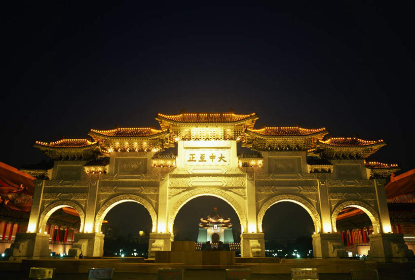 无人,横图,室外,夜晚,仰视,旅游,度假,名胜古迹,地标,台湾,中国,亚洲,阴影,遗迹,光线,影子,灯光,古迹,文物,娱乐,古建筑,享受,休闲,旅游胜地,放松,蒋介石纪念堂,中正纪念堂,古文明,东亚,台北,港澳台,中华人民共和国,省会,台北市,台湾省,蒋公纪念堂,中正区,彩图,低角度拍摄,标志性建筑,台