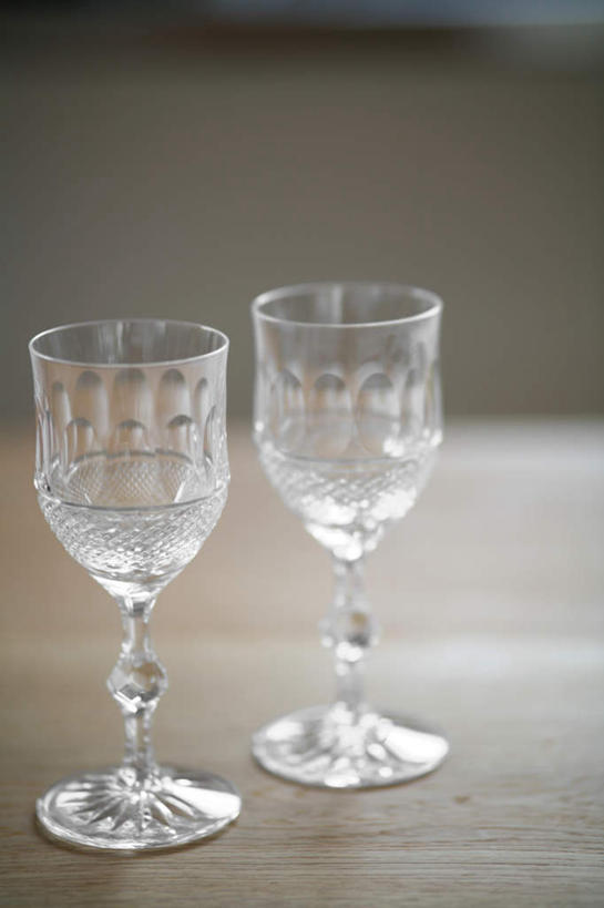 咖啡,无人,竖图,室内,白天,正面,幸福,餐桌,桌子,杯子,瓷器,咖啡杯,陶瓷制品,娱乐,饮料,享受,休闲,温馨,放松,乐趣,餐台,提神,舒适,瓷杯,醒脑,软饮料,彩图