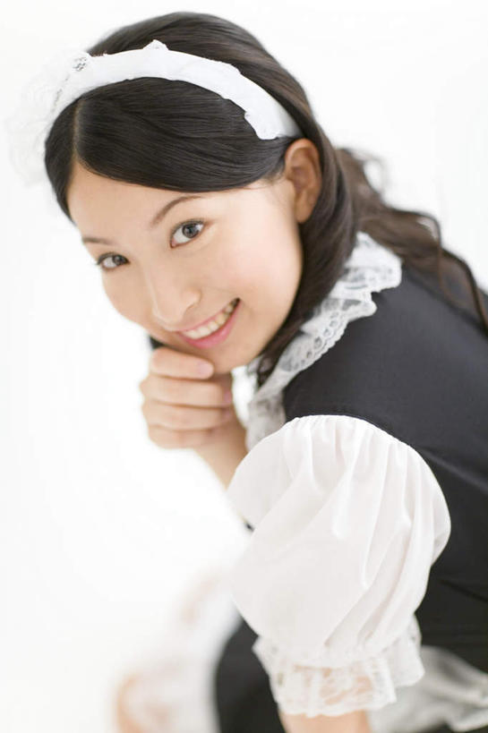 东方人,一个人,坐,笑,微笑,露齿笑,竖图,室内,白天,白色背景,侧面,制服,亚洲,仅一个年轻女性,仅一个女性,仅一个人,撑,连衣裙,服装,围裙,托腮,黄种人,扮演,衣服,托,模仿,摄影,服饰,影棚,衣着,穿着,托下巴,角色扮演,仆人,衣饰,女仆装,主人,年轻女性,女人,女性,亚洲人,坐着,半身,彩图,影棚拍摄,拍摄