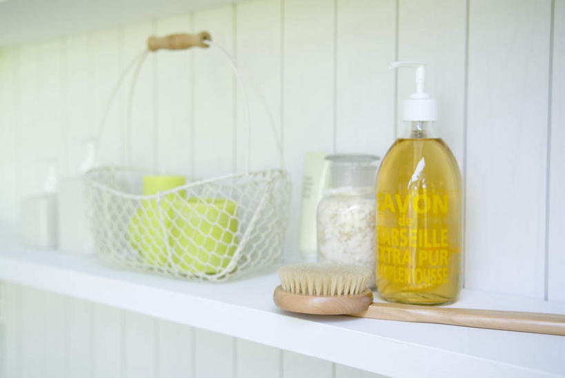 无人,家,交叉,横图,室内,白天,正面,家具,浴室,装修,建筑,竹子,竹制,装饰,编织,篮子,房屋,屋子,公寓,建设,装潢,楼房,架子,住宅,玻璃制品,玻璃瓶,瓶子,刷子,塑料制品,竹篮,室内装潢,塑料瓶,竹条,明亮,交织,舒适,竹制品,家居装潢,房屋设计,室内设计,宽敞,广口瓶,样板房装潢,穿插,设计,彩图,房子