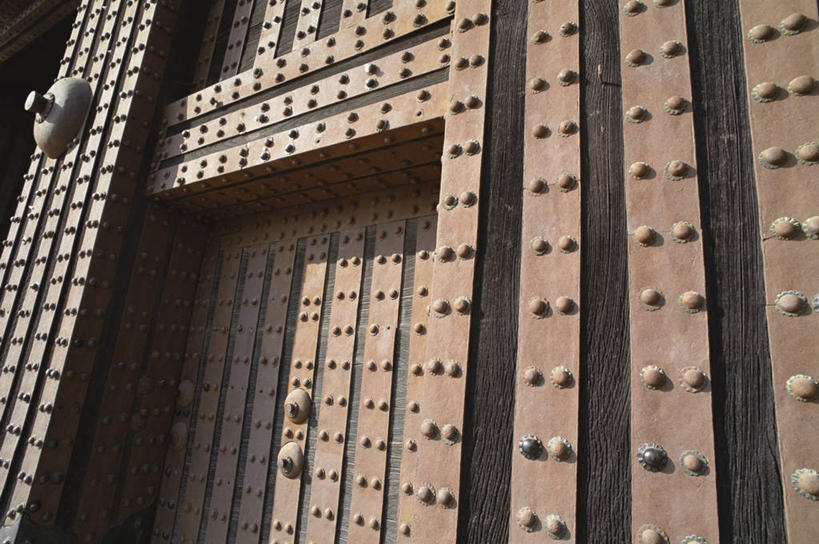 无人,横图,室外,白天,正面,旅游,度假,门,标志建筑,地标,建筑,金属制品,京都,日本,亚洲,阴影,光线,金属,影子,娱乐,建设,阳光,门框,享受,休闲,旅游胜地,放松,京都府,东亚,本州,世界文化遗产,本州岛,日本国,近畿地方,近畿,二条城,彩图