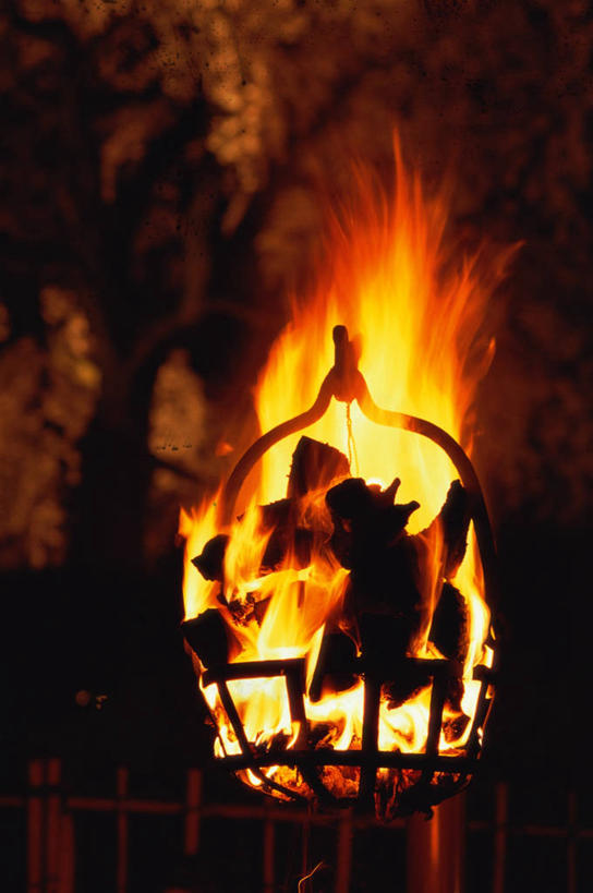 无人,竖图,室外,夜晚,正面,幸福,热情,火,北海道,日本,亚洲,朦胧,模糊,火焰,辉煌,燃烧,温暖,橙色,活泼,华丽,暖色,温情,东亚,札幌,日本国,北海道地方,北海道岛,县厅,炽热,响亮,跃动,甜蜜,彩图,愉快,圆山公园,札幌市