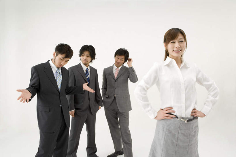 东方人,四个人,同事,商务人士,商务男性,商务女性,站,笑,双手交叉,微笑,露齿笑,横图,室内,白天,白色背景,正面,衬衫,成功,合作,团队,集体,信心,亚洲,套装,注视,黄种人,手叉腰,队伍,叉腰,观察,看,双手摊开,站着,无奈,摄影,影棚,观看,遗憾,烦恼,察看,领导,双手抱胸,双手叉腰,成就,关注,商务装,合伙,领袖,工薪阶层,可惜,无计可施,惋惜,怜惜,无语,男人,男性,年轻男性,年轻女性,女人,女性,亚洲人,白领,上班族,站立,半身,彩图,影棚拍摄,衬衣,拍摄