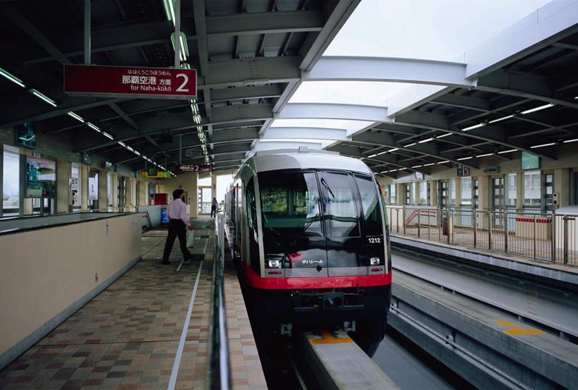 东方人,两个人,站,横图,室外,白天,侧面,地铁,路,铁路,日本,亚洲,轨道,轨道交通,交通,铁轨,注视,黄种人,冲绳,那霸,观察,看,站着,运输,观看,冲绳县,察看,关注,东亚,琉球群岛,日本国,九州地方,县厅,那霸市,男人,男性,年轻男性,年轻女性,女人,女性,亚洲人,站立,彩图,全身,地铁机动车,地下铁,轻轨