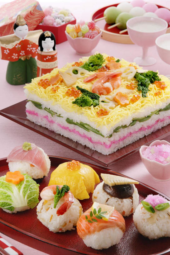 海鲜,米饭,寿司,无人,竖图,俯视,室内,特写,白天,爱情,烹饪,游戏,桌面,桌子,桃花,玩具,一堆,切片,阴影,堆叠,堆积,光线,木制,影子,花菜,花椰菜,西兰花,蛋皮,明虾,鱼卵,日本料理,食品,饭,玩,鱼籽,娱乐,水产,菜肴,美食,玻璃制品,食物,玻璃瓶,木制品,瓶子,藕片,日式料理,休闲,益智,佳肴,活动,堆,五谷,俘虏,发泄,消遣,智力,海产品,醋饭,握寿司,押寿司,宣泄,四喜饭,玩耍,嬉戏,彩图,高角度拍摄