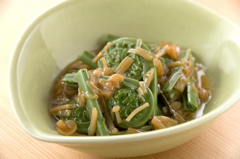 无人,横图,俯视,室内,特写,白天,烹饪,筷子,桌面,桌子,蔬菜,餐具,阴影,新鲜,光线,木制,影子,日本料理,食品,文化,传统,菜肴,美食,食物,木制品,碗,日式料理,佳肴,有机食品,绿色食品,礼节,礼仪,进餐用具,烹调用具,彩图,高角度拍摄