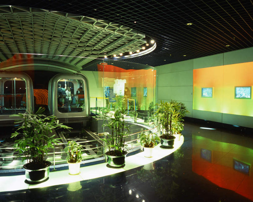 无人,高楼大厦,横图,室内,白天,正面,河流,水,植物,标志建筑,大厦,道路,地标,建筑,路,摩天大楼,公路,上海,中国,阴影,光线,盆栽,影子,房顶,房屋,屋顶,屋子,河水,公寓,建筑群,盆景,交通,顶棚,建设,东方明珠,黄浦江,金茂大厦,浦东,楼房,江水,住宅,缆车,绿色,白云,蓝天,自然,交通工具,环球金融中心,生长,成长,电视塔,柏悦酒店,国际贸易金融中心,合生国际大厦,花旗集团大厦,金融中心,陆家嘴,陆家嘴金融中心,上海环球金融中心,香格里拉酒店,震旦国际大楼,东方明珠电视塔,马路,彩图,房子,大楼,高层建筑,高楼,摩天楼