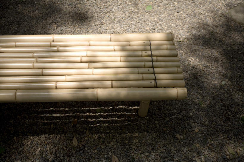 无人,横图,俯视,室外,白天,纯洁,道路,路,公路,竹子,椅子,阴影,光线,影子,长椅,交通,阳光,高雅,奉献,质朴,正直,担当,马路,竹,彩图,高角度拍摄,奋进,操守,四君子,岁寒三友,性坚,虚怀,虚心,善群,卓尔