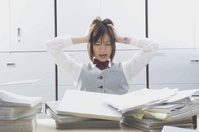 东方人,一个人,商务人士,商务女性,办公室,坐,伸展双臂,横图,室内,白天,正面,柜子,家具,桌子,亚洲,仅一个年轻女性,仅一个女性,仅一个人,阴影,套装,光线,材料,档案,文件,影子,办公桌,注视,黄种人,资料,观察,看,张嘴,观看,害怕,惊恐,察看,关注,文档,商务装,张大嘴巴,档案柜,工薪阶层,办公家具,年轻女性,女人,女性,亚洲人,白领,上班族,张开嘴,敞开双臂,伸开双臂,展开双肩,张开手臂,张开双臂,坐着,半身,彩图