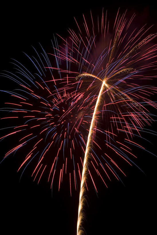 无人,竖图,室外,特写,夜晚,仰视,爆炸,烟火,日本文化,美丽,漂亮,文化,焰火,火药,礼花,东亚文化,花炮,礼花炮,绚烂,烟花,彩图,低角度拍摄