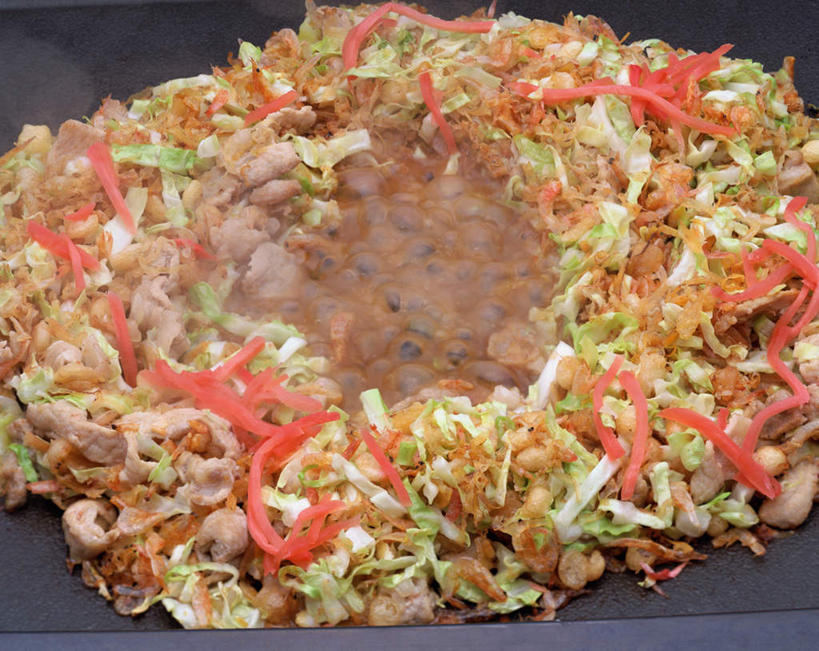 点心,煎饼,无人,横图,俯视,室内,特写,白天,烹饪,桌面,桌子,蔬菜,阴影,新鲜,光线,木制,影子,调料,酱料,酱汁,肉,日本料理,料理,食品,调味品,调味料,文化,猪肉,饼,小吃,菜肴,美食,肉类,食物,糕点,木制品,日式料理,甜食,日式,摄影,佳肴,有机食品,绿色食品,影棚,肉食,豚肉,日式煎饼,彩图,高角度拍摄,影棚拍摄,拍摄