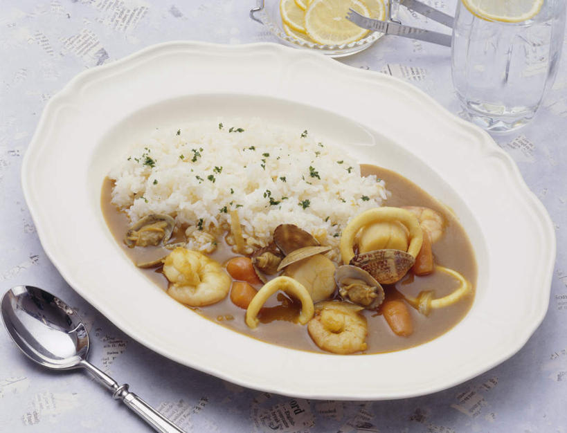 海鲜,米饭,咖哩,无人,横图,俯视,室内,白天,烹饪,餐桌,桌子,柠檬,萝卜,胡萝卜,杯子,餐具,水果,阴影,新鲜,光线,碟子,盘,影子,勺子,陶瓷,调料,生食,虾,日本料理,料理,食品,果实,陶瓷制品,饭,米,调味品,调味料,水产,咖喱,菜肴,美食,海洋生物,食物,一个,盘子,容器,水杯,调羹,碟,汤匙,日式料理,日式,佳肴,有机食品,绿色食品,单个,餐台,储藏,海贝,五谷,储存,水生动物,海产品,水生物,海底动物,一碗,茶杯,进餐用具,烹调用具,益母果,柠果,红萝卜,甘荀,彩图,高角度拍摄,贮存