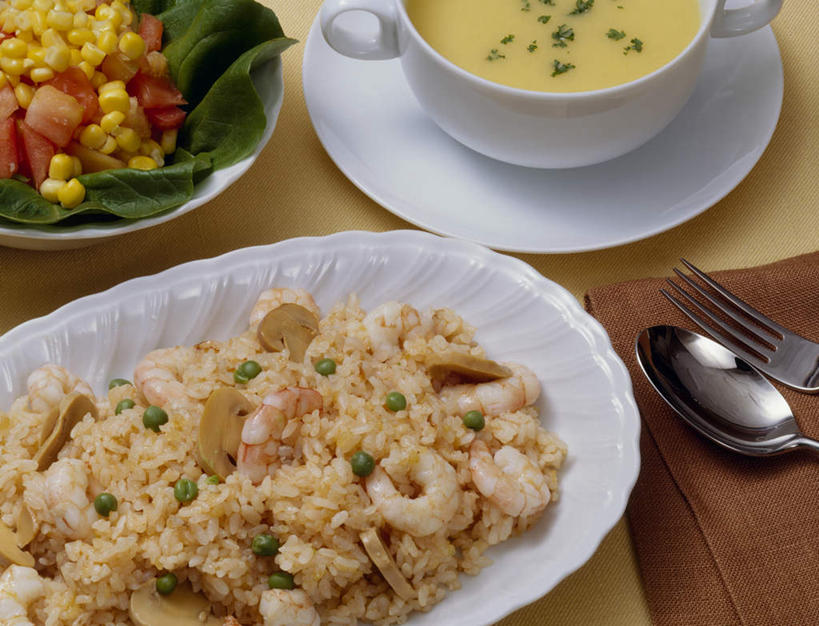 海鲜,米饭,龙虾,无人,横图,俯视,室内,特写,白天,烹饪,餐具,阴影,光线,刀叉,碟子,盘,影子,蛋,鸡蛋,汤,虾,蒸蛋,日本料理,料理,食品,饭,水产,菜肴,美食,海洋生物,食物,盘子,碟,日式料理,日式,摄影,佳肴,影棚,五谷,水生动物,海产品,水生物,海底动物,彩图,高角度拍摄,影棚拍摄,拍摄