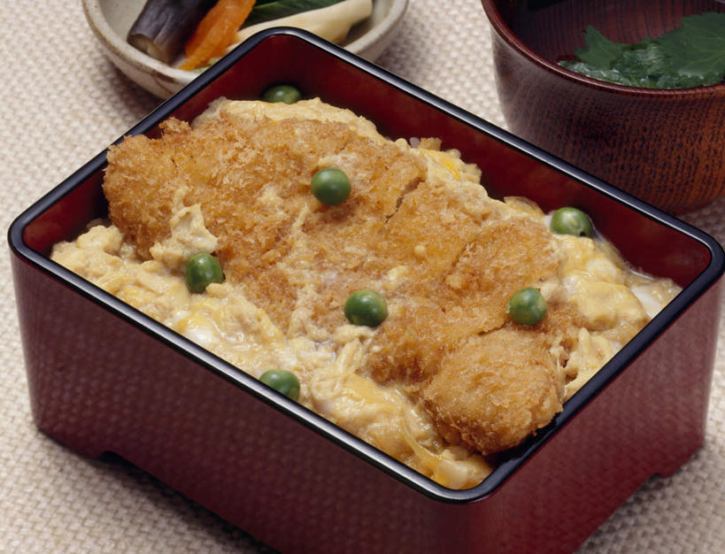 盒饭,无人,横图,俯视,室内,特写,白天,烹饪,蔬菜,阴影,新鲜,光线,便当,影子,塑料,豌豆,蛋,鸡蛋,肉,日本料理,料理,食品,蚕豆,猪肉,菜肴,美食,肉类,盒子,食物,容器,塑料制品,日式料理,日式,便捷,佳肴,有机食品,绿色食品,储藏,便利,储存,雪豆,肉食,味噌汤,豚肉,快捷,寒豆,毕豆,麻累,国豆,麦豌豆,弁当,彩图,高角度拍摄,贮存