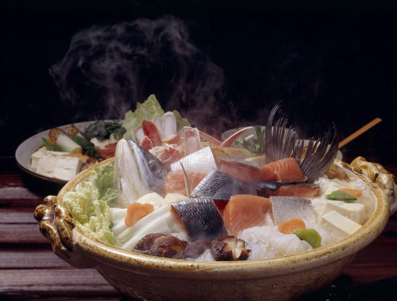 海鲜,无人,横图,俯视,室内,特写,白天,烹饪,雾,桌面,桌子,蔬菜,餐具,阴影,沸腾,新鲜,光线,木制,蒸汽,砂锅,影子,菌菇,蘑菇,肉,鱼肉,日本料理,料理,食品,水蒸气,切块,菌类,火锅,水产,沙锅,菜肴,美食,肉类,海洋生物,食物,木制品,日式料理,日式,食用菌,佳肴,有机食品,绿色食品,水生动物,海产品,水生物,肉食,海底动物,蒸发,暖锅,进餐用具,烹调用具,彩图,高角度拍摄