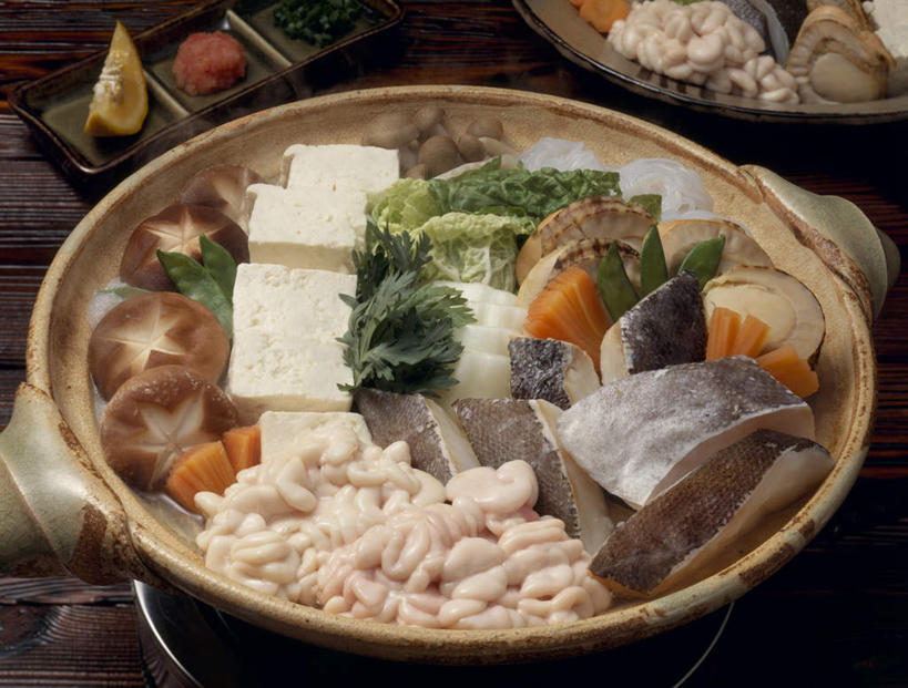 海鲜,豆腐,无人,横图,俯视,室内,特写,白天,烹饪,桌面,桌子,蔬菜,餐具,阴影,新鲜,光线,木制,砂锅,影子,菌菇,蘑菇,肉,日本料理,料理,食品,切块,菌类,火锅,水产,猪肉,沙锅,菜肴,美食,肉类,海洋生物,食物,木制品,日式料理,日式,食用菌,佳肴,有机食品,绿色食品,豆制品,水生动物,海产品,水生物,肉食,海底动物,豚肉,暖锅,进餐用具,烹调用具,彩图,高角度拍摄